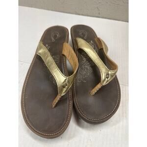 OluKai Paniolo II Brown Gold Leather Wedge Thong 20133-5048 Womens Size 9 EU 39